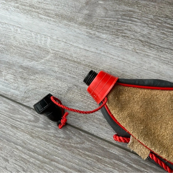 Genuine Spanish Leather Bota Bag Spanish Wine Skin - Picture 6 of 6